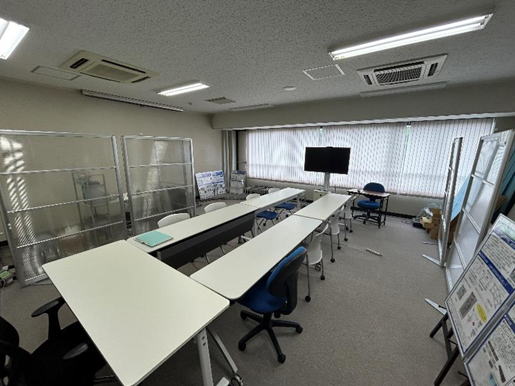 模型実験装置・打ち合わせ室